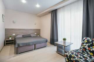 Гостиница Абрикос Плюс Геленджик Стандартный 3-х местный-1