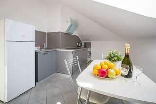 Гостиница Абрикос Плюс Геленджик Апартаменты + кухня мансарда 4-х местный-2